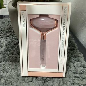 Beauty Bio Rose Quart Roller for Face and Body. Brand New